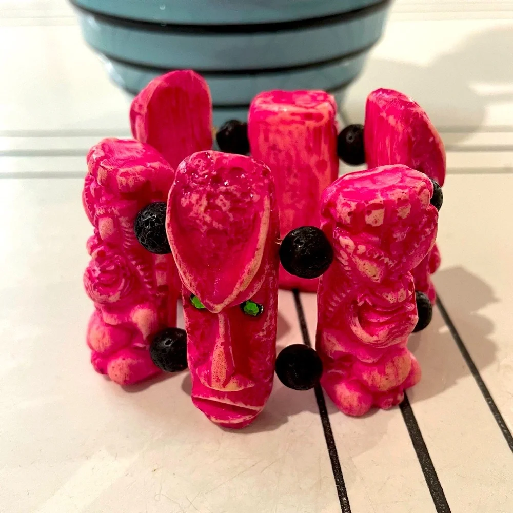 TIKI Bracelet. Pink. SUPER FUN - Picture 1 of 4